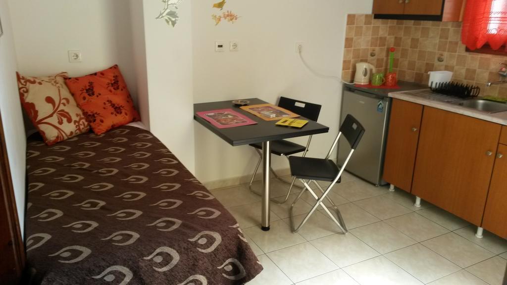 Vazeos Apartments Karterados  Habitación foto